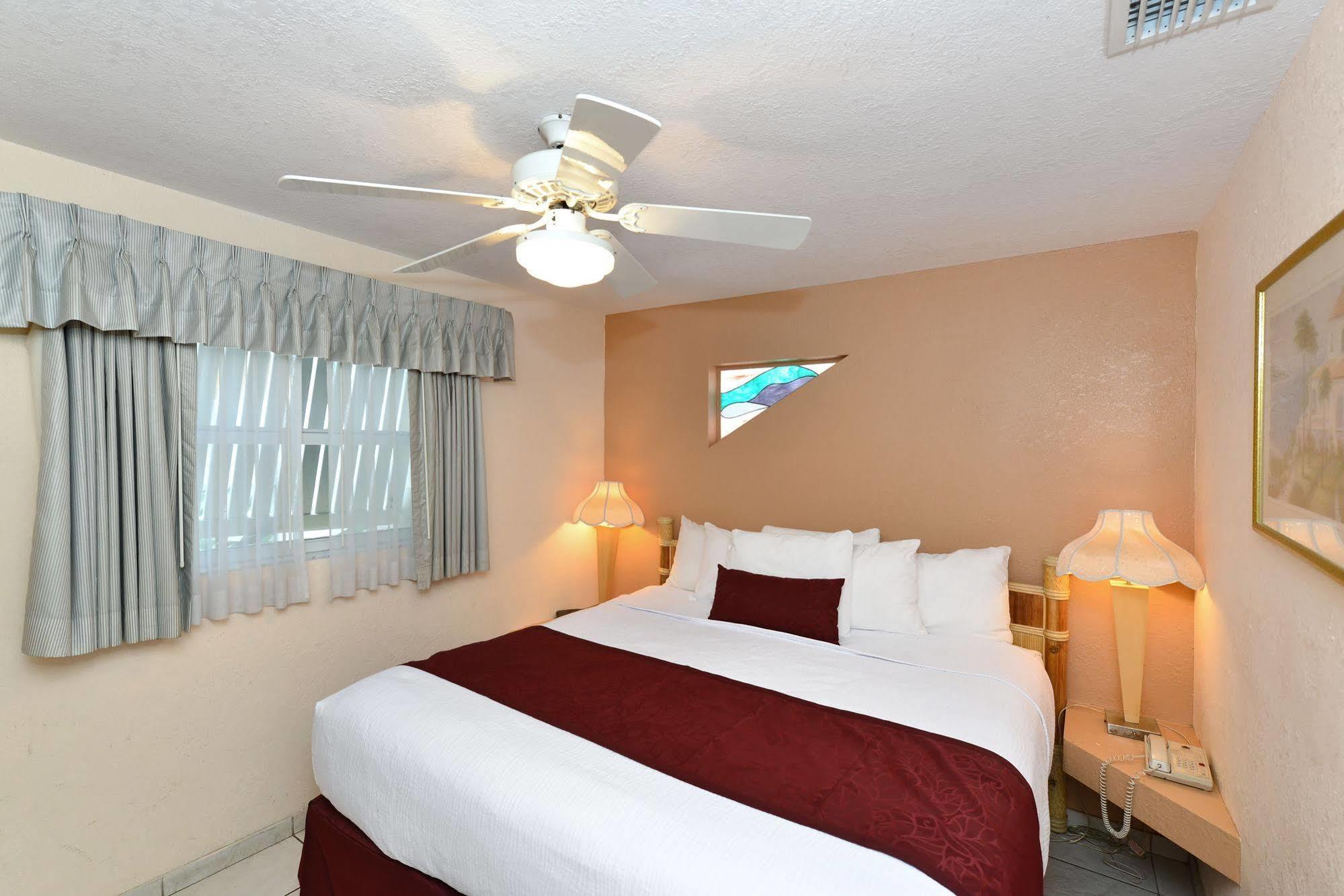 Siesta Key Beach Resort And Suites Сарасота Екстер'єр фото